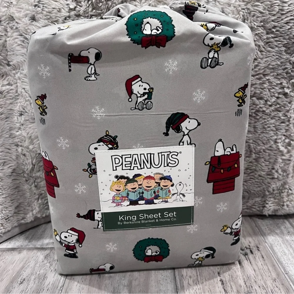 Berkshire Snoopy Christmas Holiday Gray Peanuts King Sheet Set
